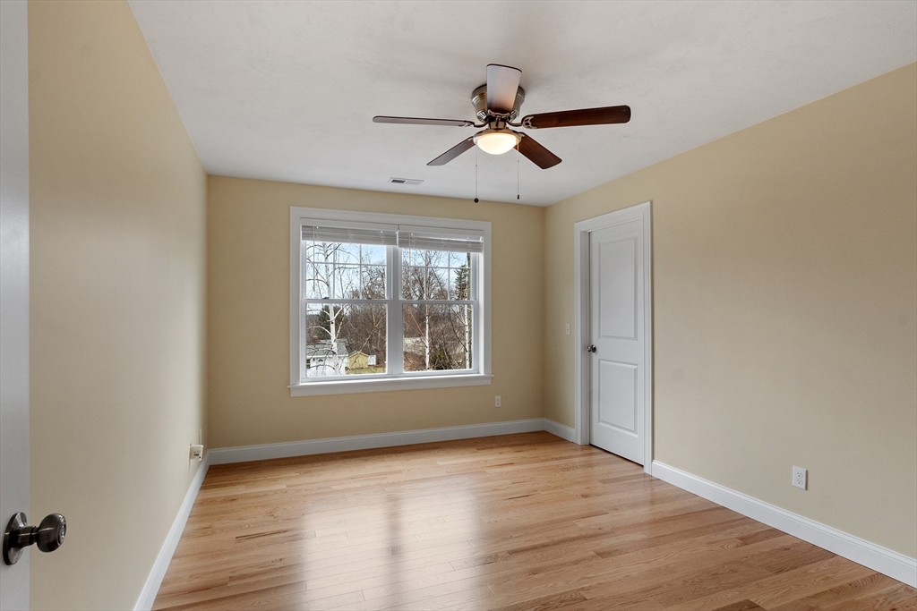 23 Leslie Road Worcester, MA 01605 - Photo 34 of 37