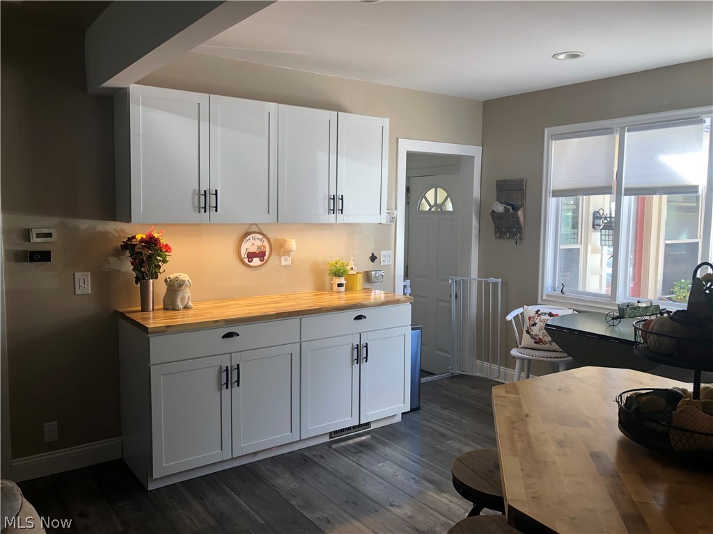 943 Mathews Road Youngstown, OH 44512 - Photo 9 of 32 Gallery Image 9