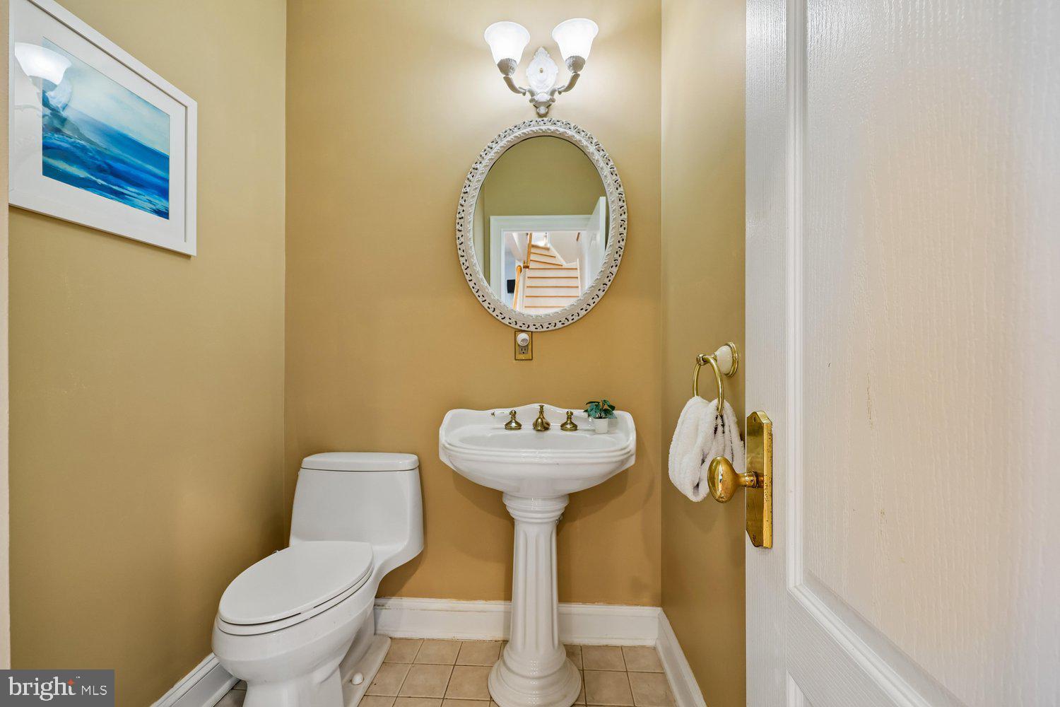 13120 Esworthy Road Potomac, MD 20854 - Photo 33 of 80 Powder Room