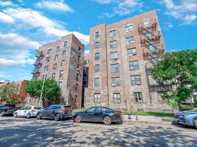 $295,000 | 9524 Fort Hamilton Parkway, Unit 301 | Bay Ridge