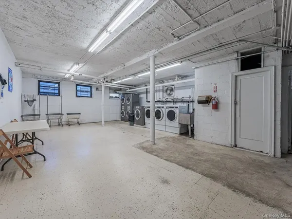 $289,000 | 9524 Fort Hamilton Parkway, Unit 301 | Bay Ridge