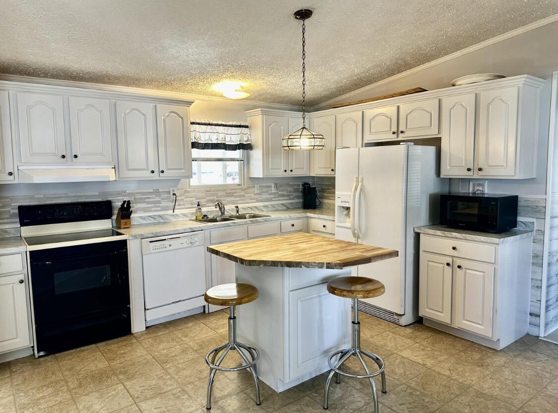 1510 Southwest 35th Circle Okeechobee, FL 34974 - Photo 6 of 43 IMG_6336