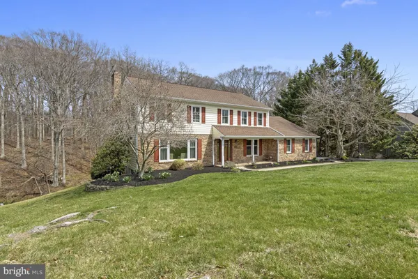 $665,000 | 105 Carriage Drive, Hockessin, DE 19707