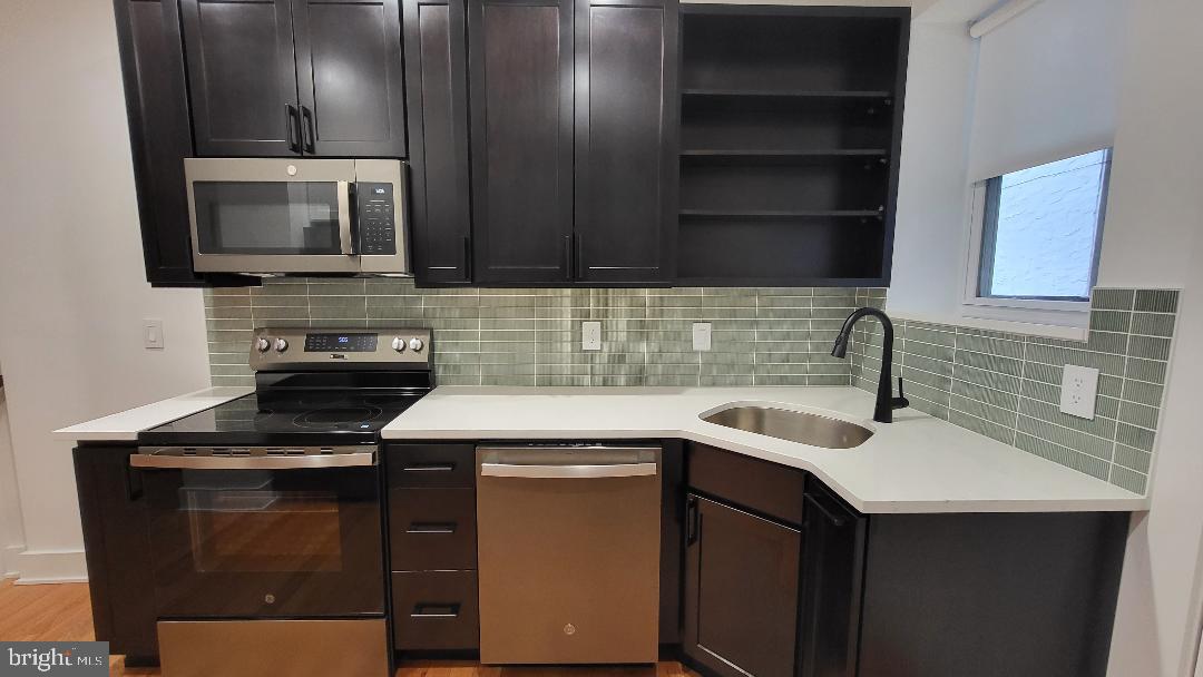 1237 South 27th Street Philadelphia, PA 19146 - Photo 9 of 33