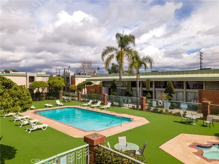 $620,000 | 5301 Balboa Boulevard, Unit M4, Encino, CA 91316