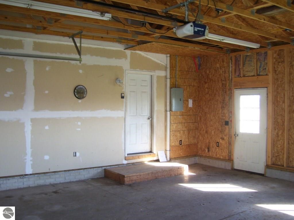 1887 South Meridian Road Mount Pleasant, MI 48858 - Photo 14 of 14 1792808-13.JPG
