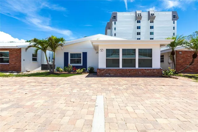 $8,300 | 6020 Midnight Pass Road, Unit 39, Sarasota, FL 34242