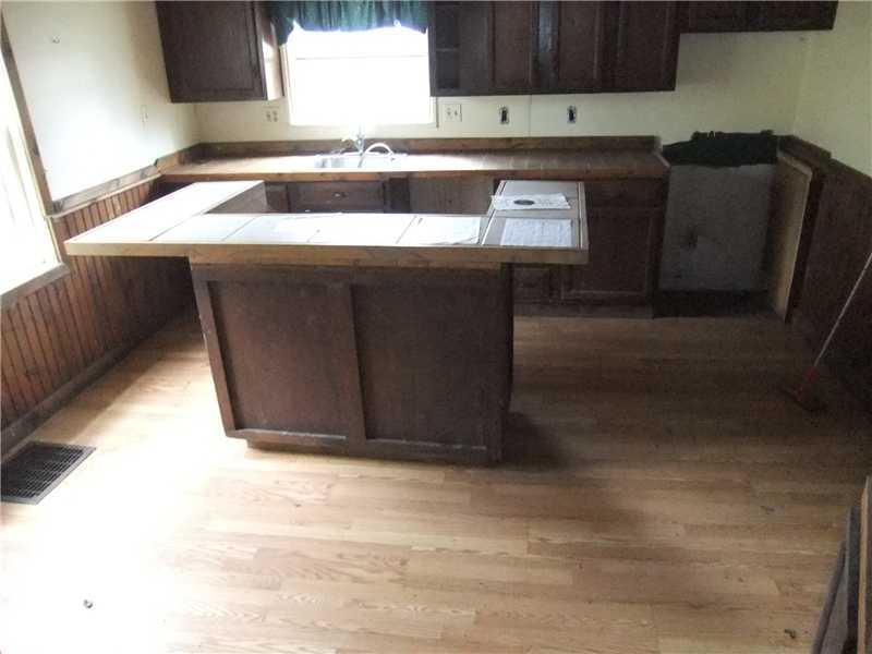 102 Beaufort Road New Florence, PA 15944 - Photo 7 of 17 Kitchen.