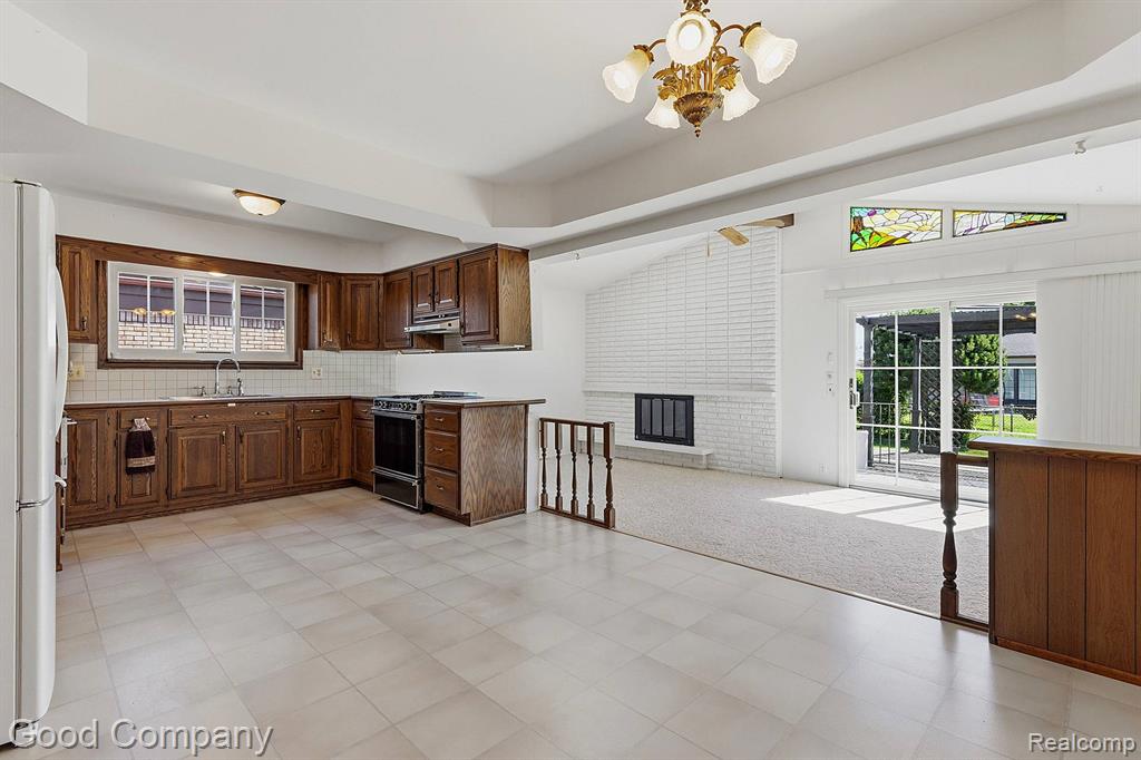 32848 Rugby Drive Warren, MI 48088 - Photo 6 of 42