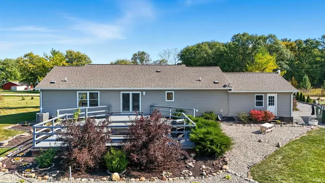 $390,000 | 3826 County Road 45, Auburn, IN 46706