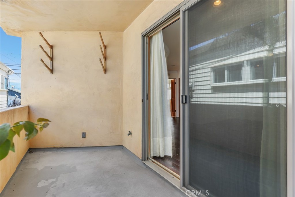 209 Crest Drive Manhattan Beach, CA 90266 - Photo 14 of 28 a view of a walk in closet