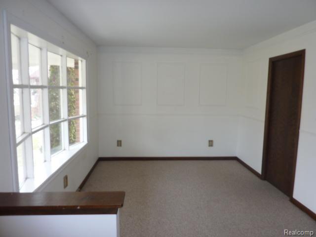 32480 Sutton Road New Baltimore, MI 48047 - Photo 5 of 12 living