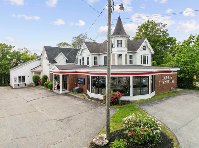 $749,000 | 460 Union Avenue, Laconia, NH 03246