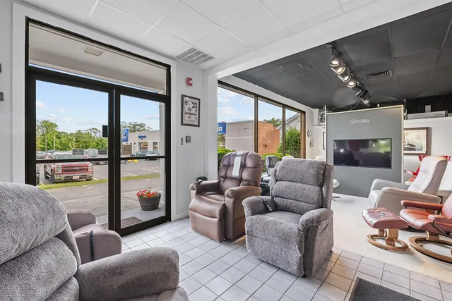 $749,000 | 460 Union Avenue, Laconia, NH 03246