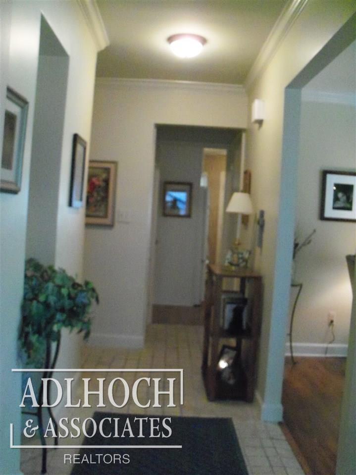 121 Mapleton Road Grosse Pointe Farms, MI 48236 - Photo 2 of 20