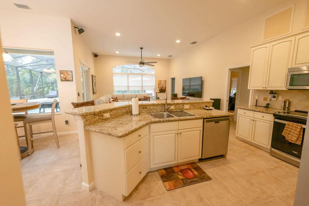 2680 Southwest Windship Way Stuart, FL 34997 - Photo 23 of 53 L1920716