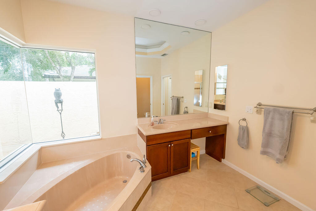 2680 Southwest Windship Way Stuart, FL 34997 - Photo 33 of 53 L1920658