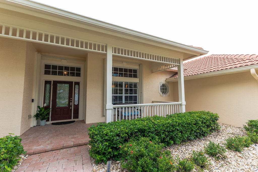 2680 Southwest Windship Way Stuart, FL 34997 - Photo 4 of 53 L1920616