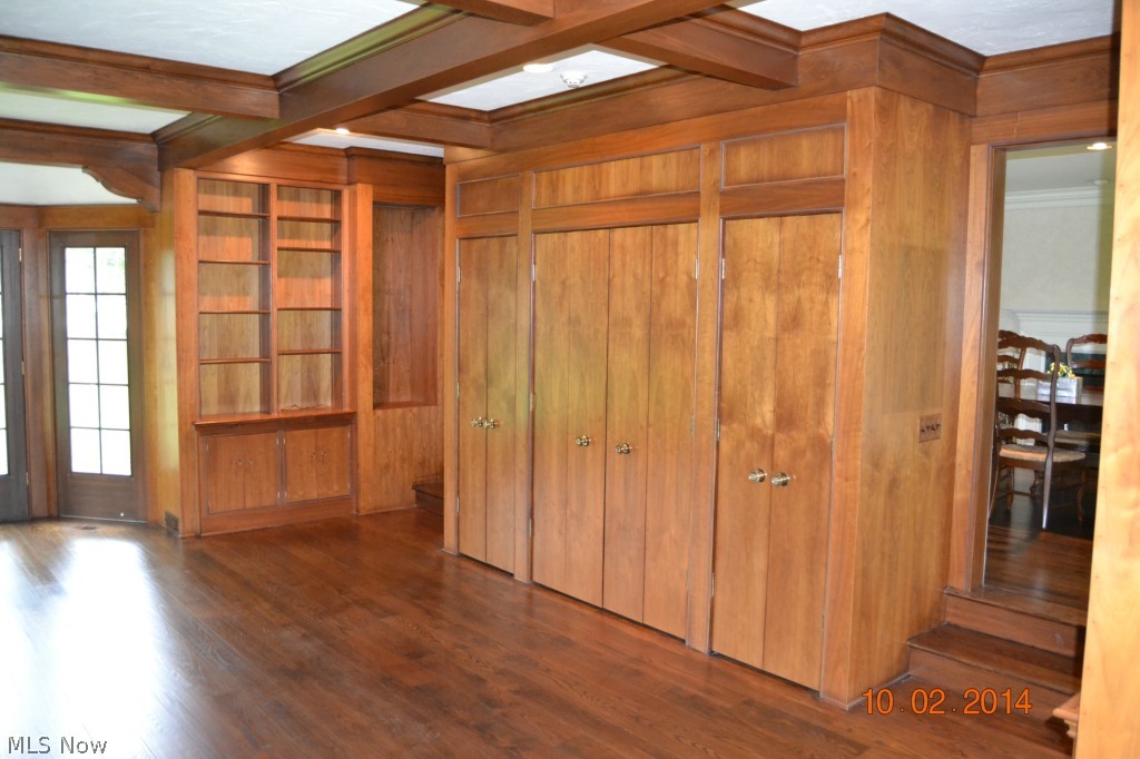31410 South Woodland Road Cleveland, OH 44124 - Photo 7 of 17