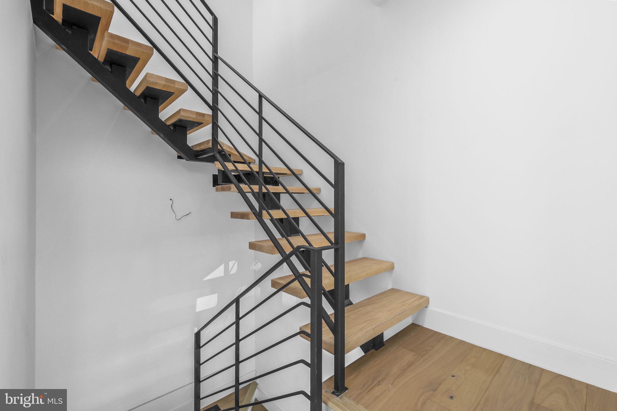 514 South 20th Street, Unit B Philadelphia, PA 19146 - Photo 24 of 52 a view of entryway