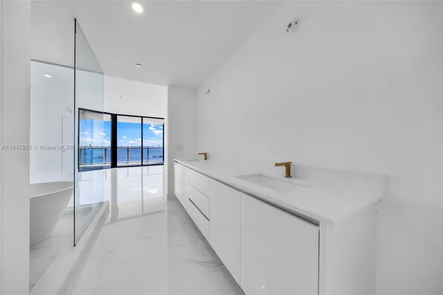 $2,590,000 | 700 Northeast 24th Street, Unit 2101, Miami, FL 33137
