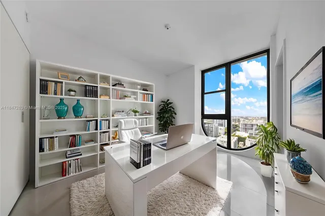 $2,590,000 | 700 Northeast 24th Street, Unit 2101, Miami, FL 33137