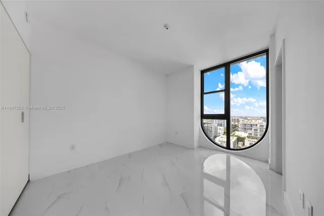 $2,590,000 | 700 Northeast 24th Street, Unit 2101, Miami, FL 33137