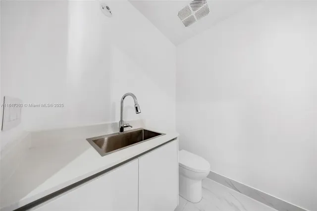 $2,590,000 | 700 Northeast 24th Street, Unit 2101, Miami, FL 33137