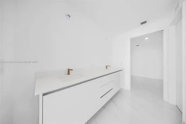 $2,590,000 | 700 Northeast 24th Street, Unit 2101, Miami, FL 33137