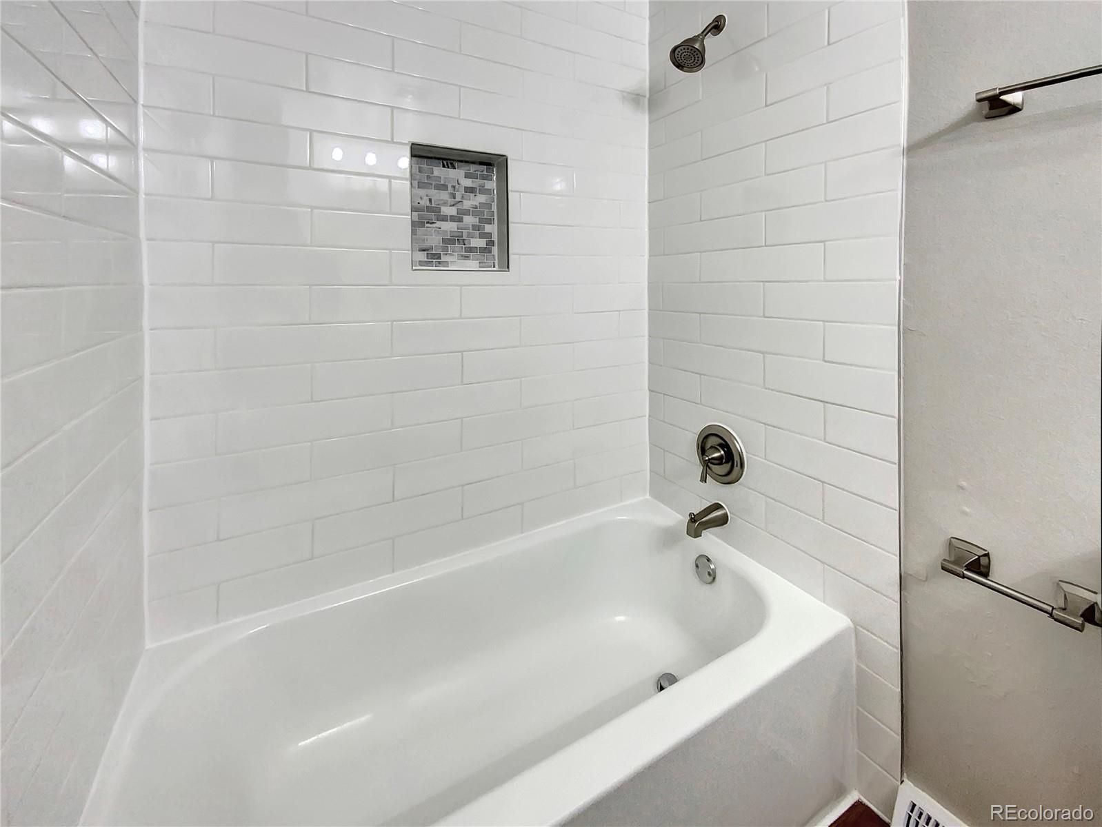 7643 Webster Way Arvada, CO 80003 - Photo 13 of 26