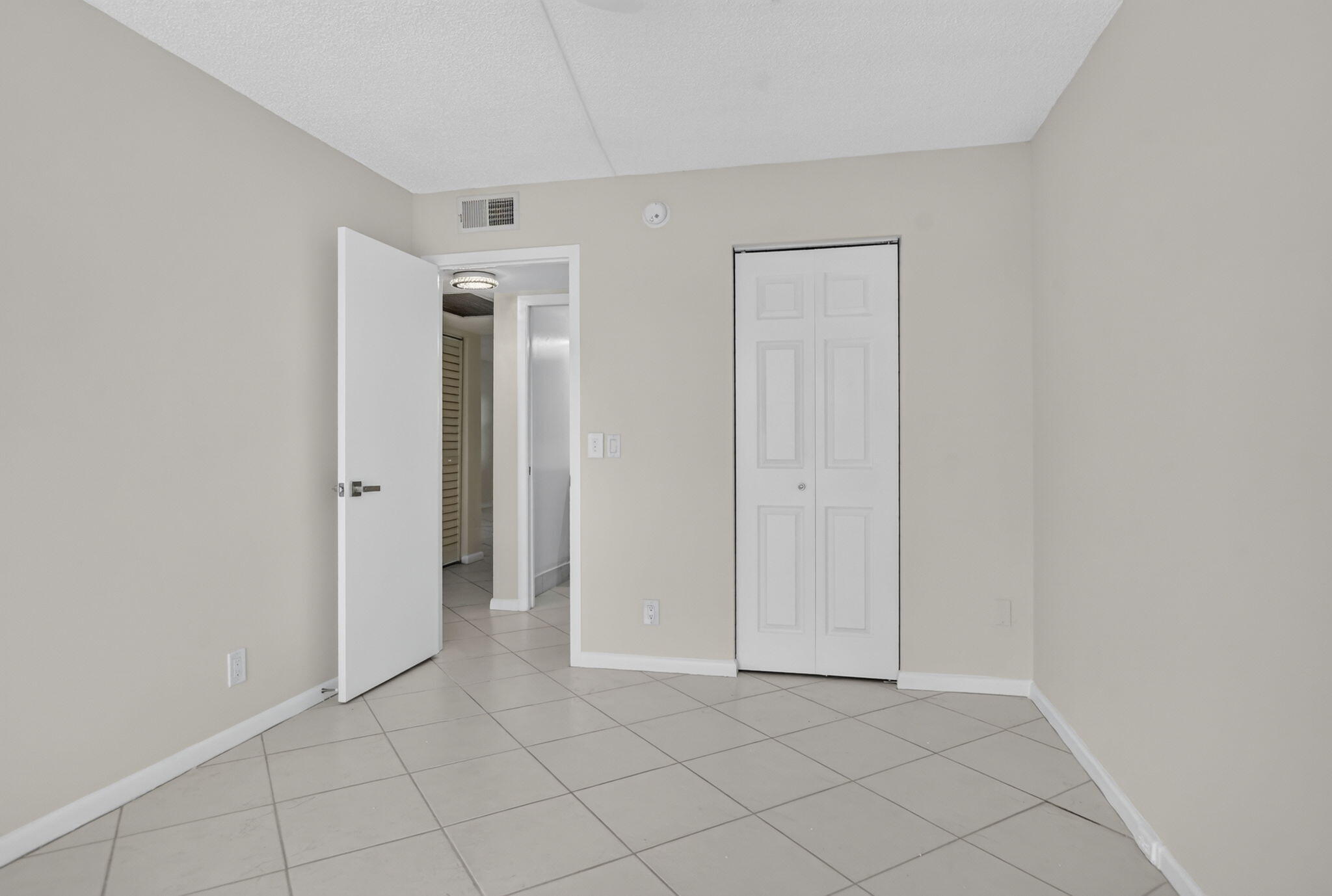 3057 Yarmouth C Boca Raton, FL 33434 - Photo 19 of 59 19-web-or-mls-DSC_5883