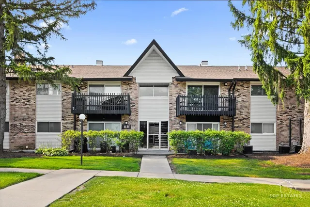 $229,999 | 11 B Kingery Quarter, Unit 107, Willowbrook, IL 60527