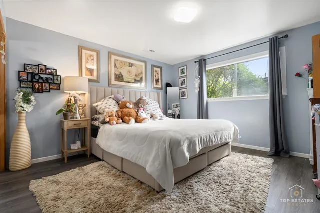 $229,999 | 11 B Kingery Quarter, Unit 107, Willowbrook, IL 60527