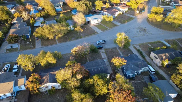a bunch of flowers sitting in a lot