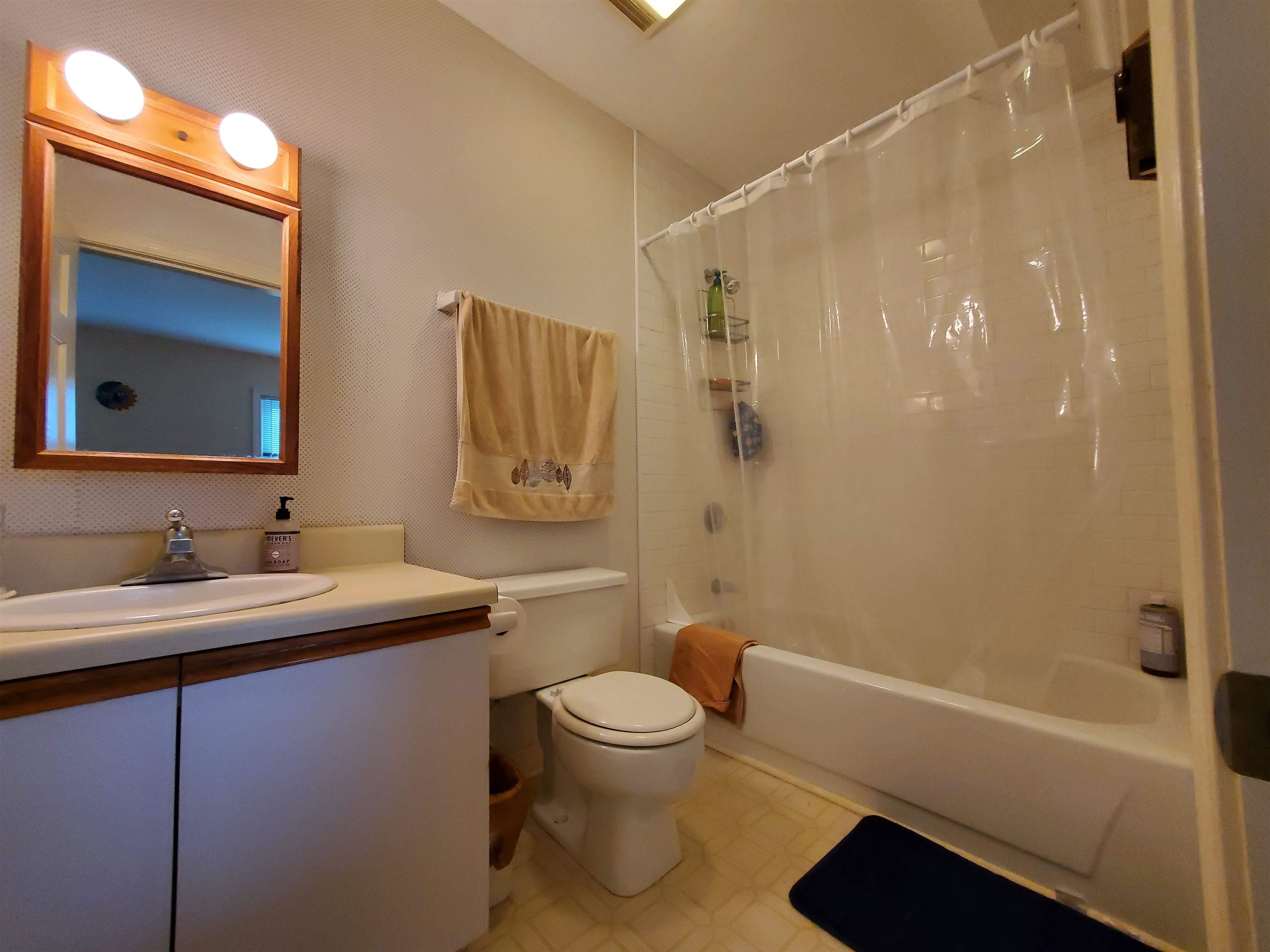 43 Landing Road, Unit 2 Enfield, NH 03748 - Photo 18 of 39 Gallery Image 18