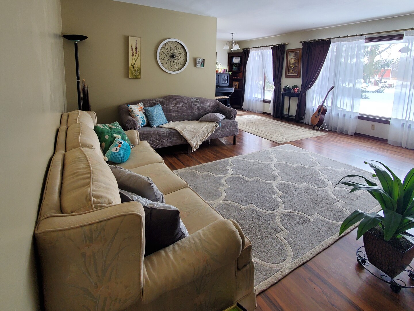 42W490 Kedeka Road Sugar Grove, IL 60554 - Photo 12 of 30 a living room with furniture and wooden floor