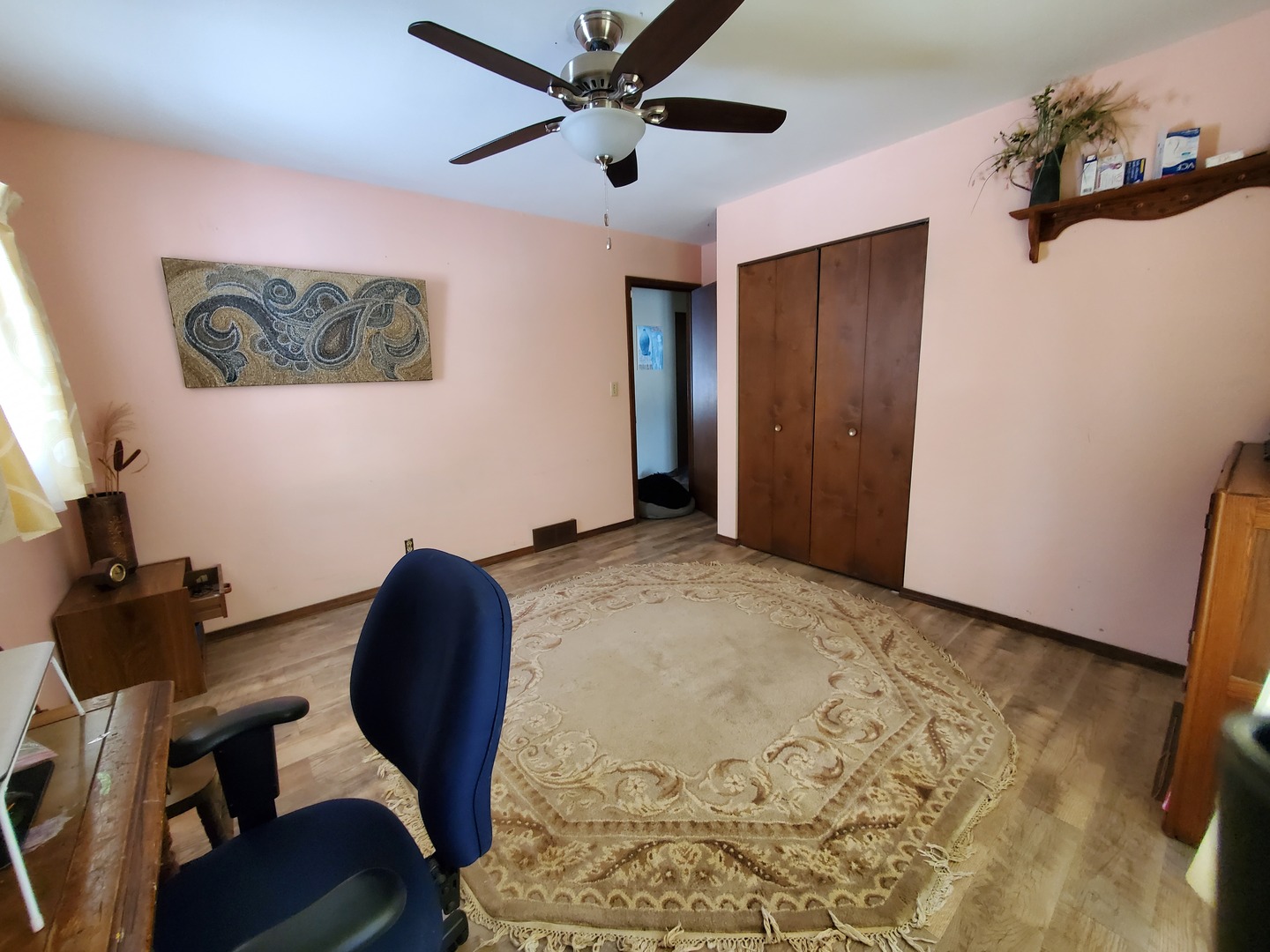 42W490 Kedeka Road Sugar Grove, IL 60554 - Photo 19 of 30 a workspace with furniture and a window