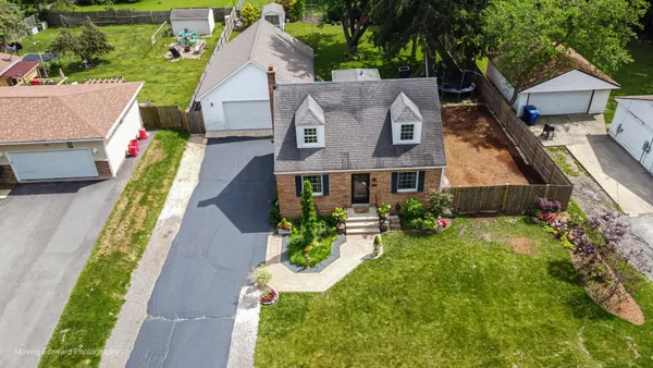 $298,900 | 2211 North Bonnie Brook Lane, Waukegan, IL 60087