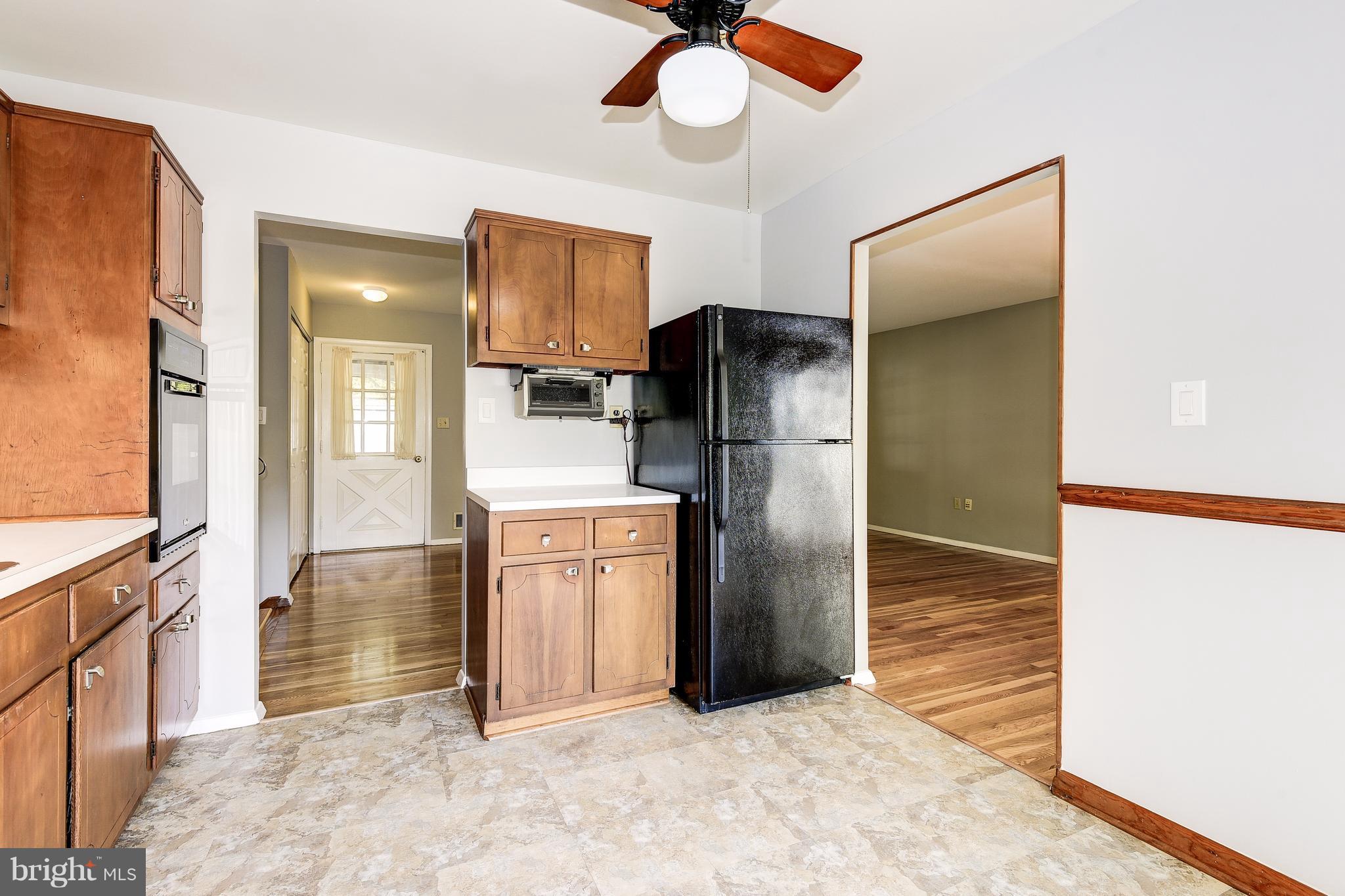 6803 Trexler Road Hyattsville, MD 20784 - Photo 13 of 30 Kitchen