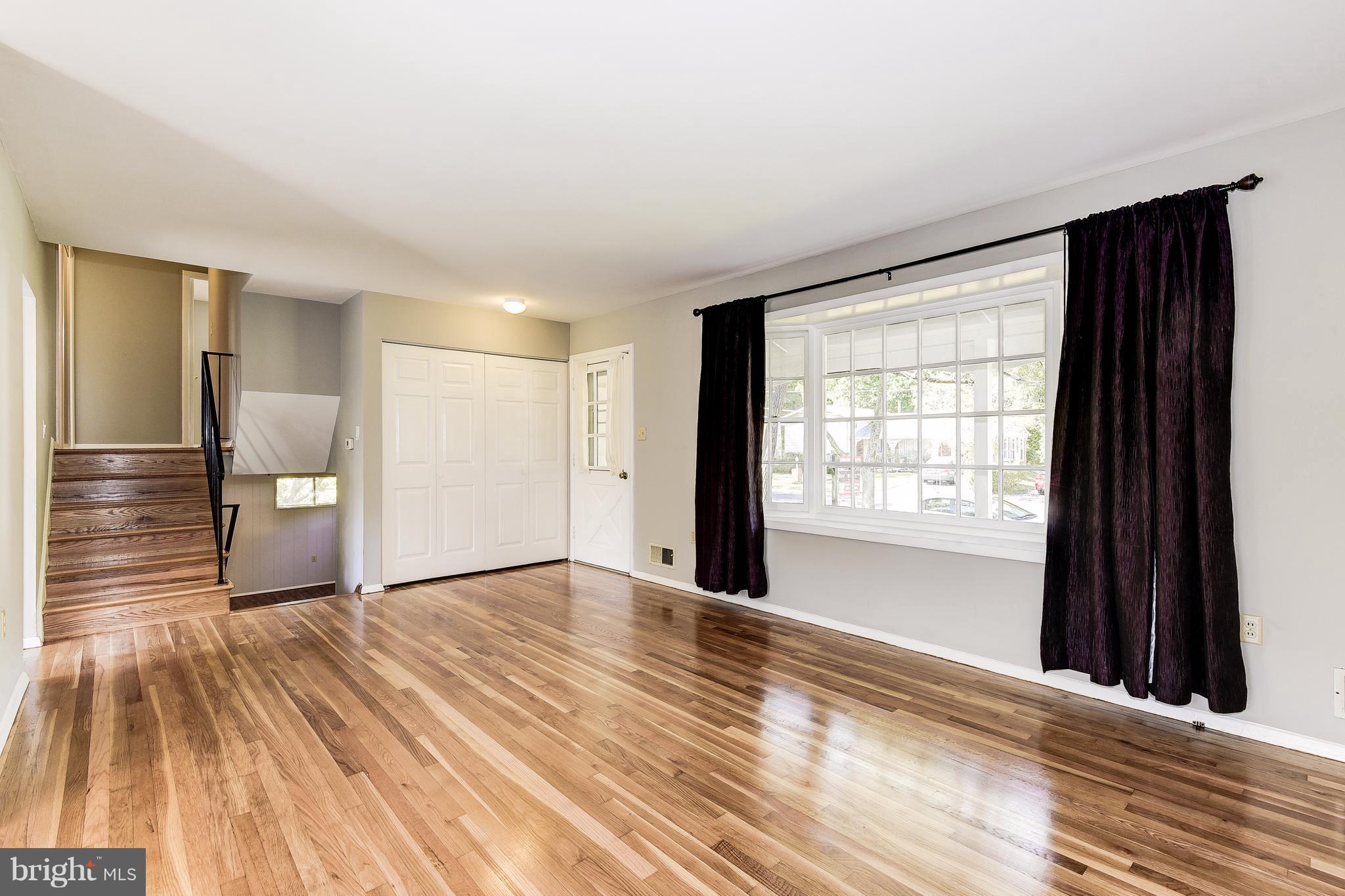 6803 Trexler Road Hyattsville, MD 20784 - Photo 7 of 30 Living Room