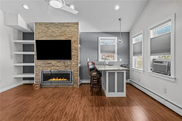 $429,900 | 79 Carpenter Street, Warwick, RI 02886