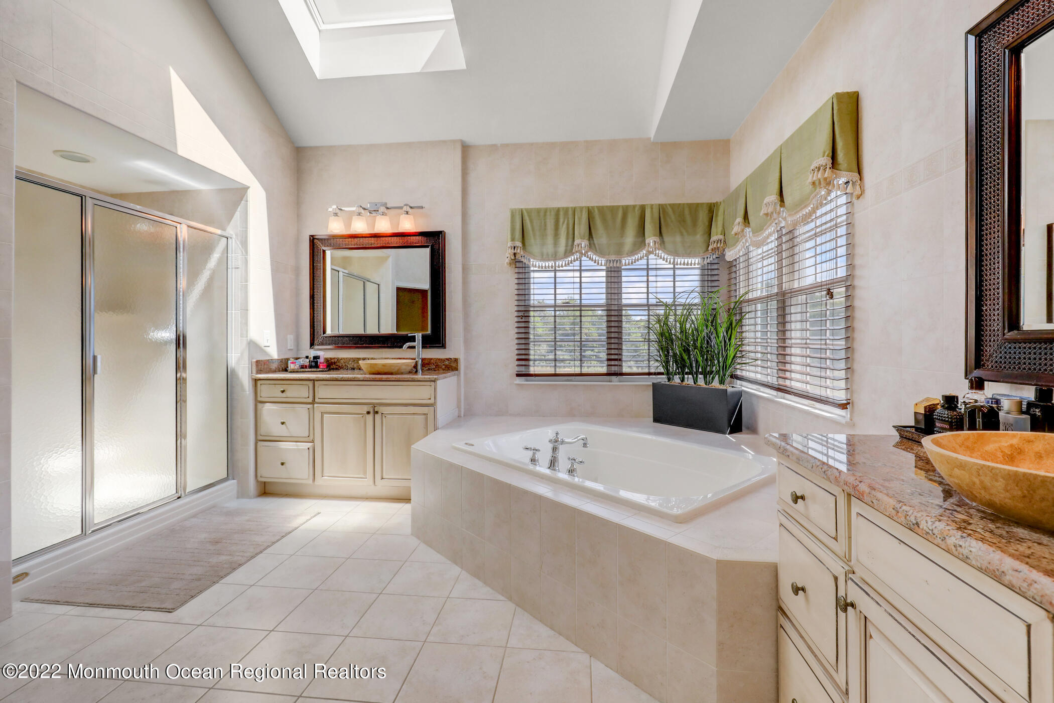 19 Rockingham Court Manalapan, NJ 07726 - Photo 33 of 52 44 - Primary Bathroom