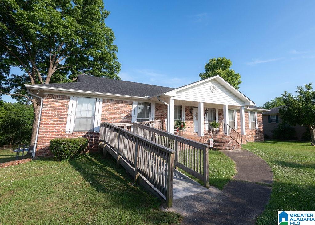 1351 Suncrest Road Bessemer, AL 35020 - Photo 3 of 33
