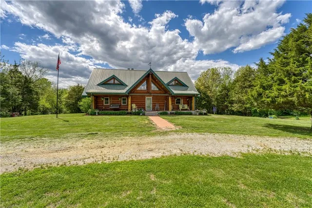 $800,000 | 1244 Southwest 101st Road, Chilhowee, MO 64733