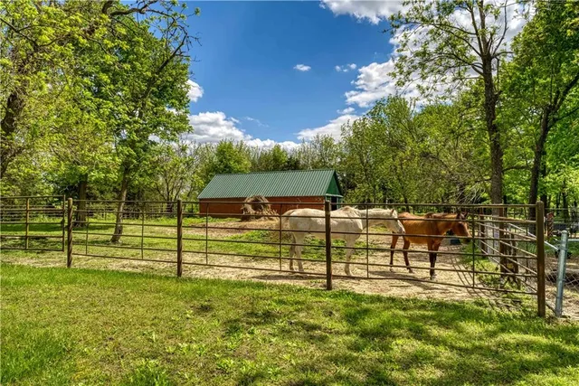 $800,000 | 1244 Southwest 101st Road, Chilhowee, MO 64733