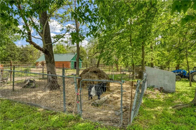 $800,000 | 1244 Southwest 101st Road, Chilhowee, MO 64733