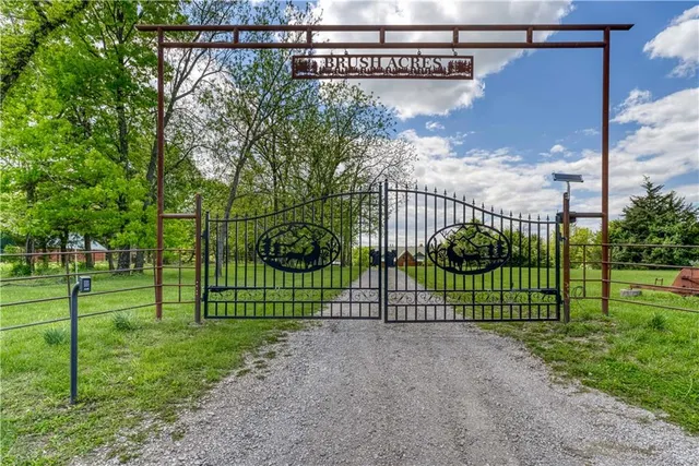 $800,000 | 1244 Southwest 101st Road, Chilhowee, MO 64733