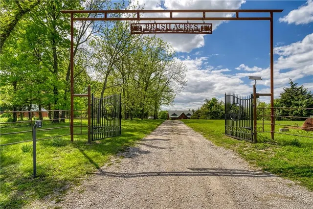 $800,000 | 1244 Southwest 101st Road, Chilhowee, MO 64733