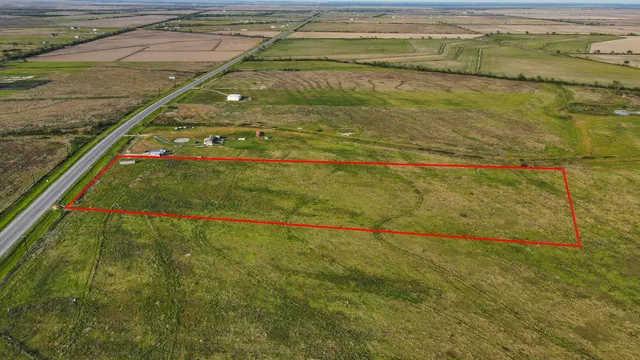 a view of an outdoor space