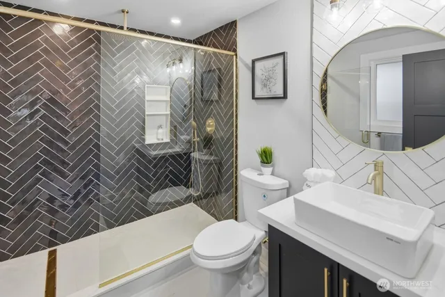 $1,099,950 | 10704 Northeast 200th Place, Bothell, WA 98011